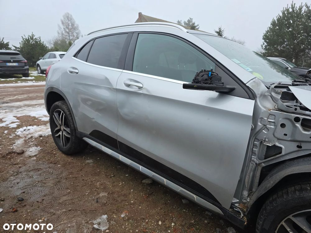 Mercedes-Benz GLA 220 d 4Matic 7G-DCT Activity Edition - 7