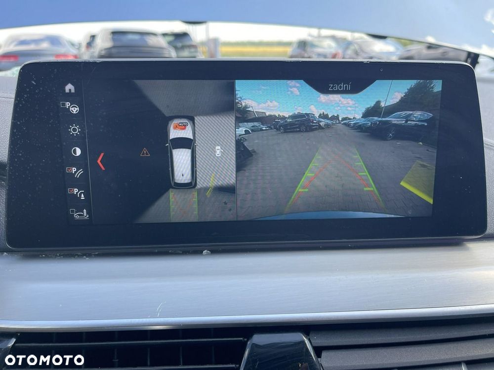 BMW Seria 5 540i xDrive GPF Luxury Line - 11