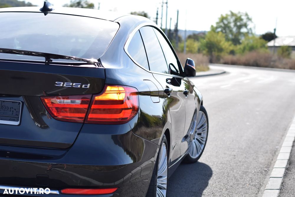 BMW Seria 3 325d Aut. Luxury Line - 38