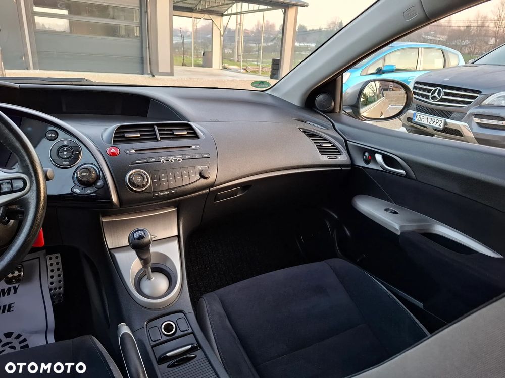 Honda Civic 1.8i-VTEC Sport - 11