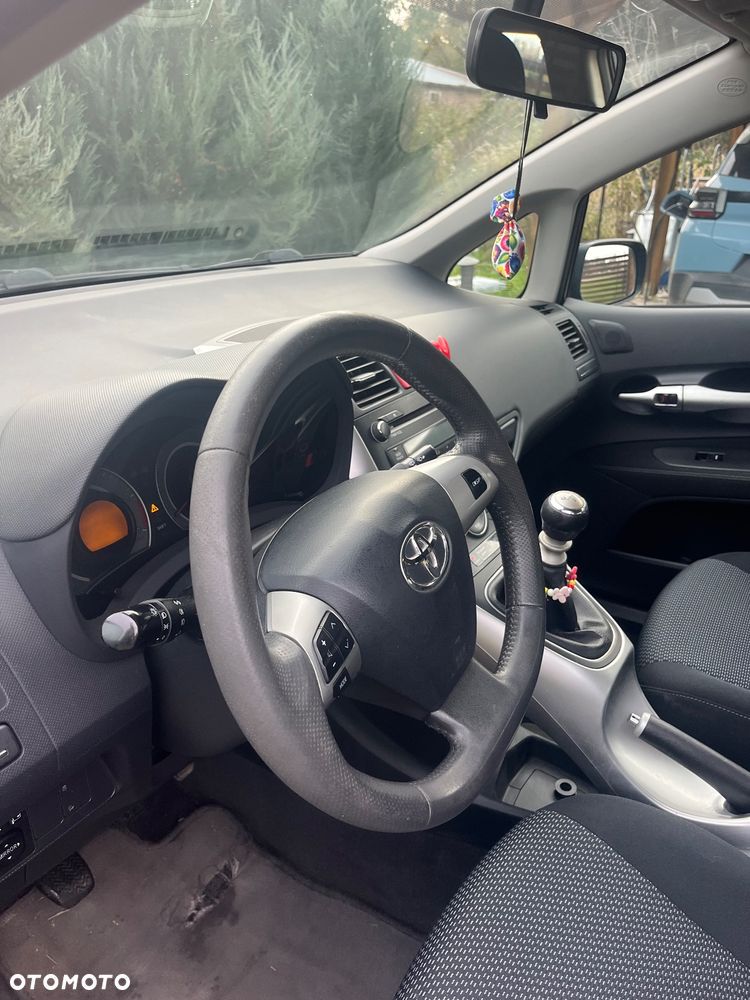 Toyota Auris 1.4 D-4D Luna - 8