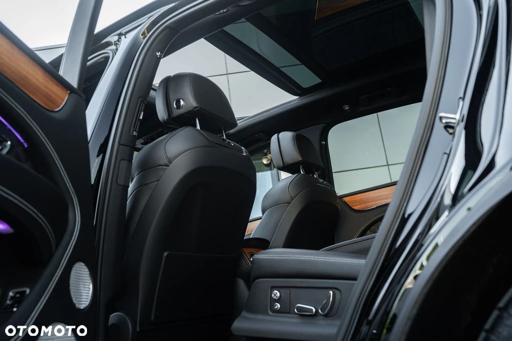Bentley Bentayga - 24