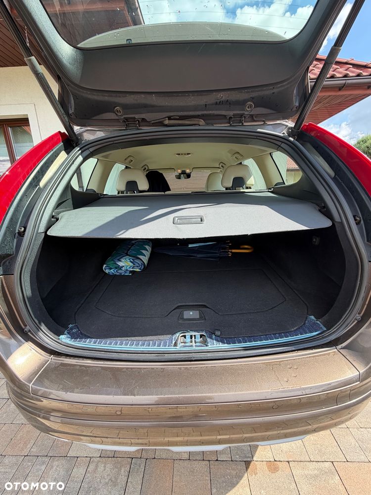 Volvo XC 60 D4 AWD Summum - 4