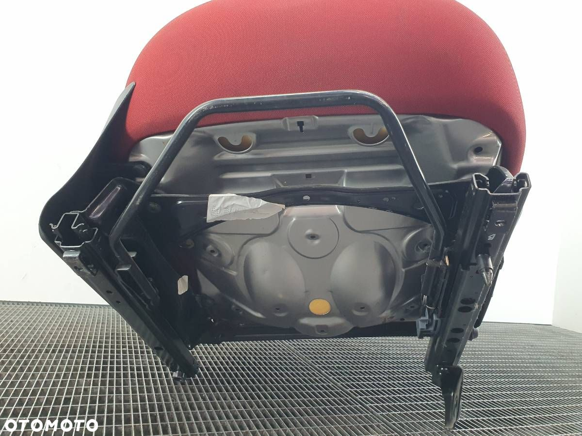 FOTEL PRAWY PRZÓD PASAŻERA YPSILON II LANCIA EUROPA - 8