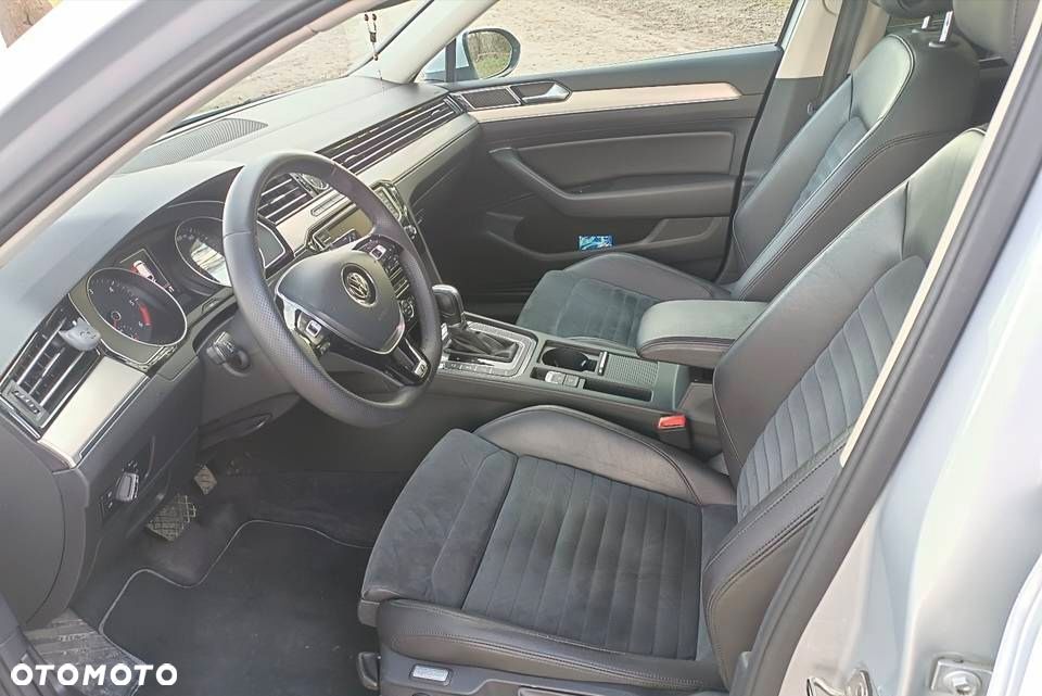 Volkswagen Passat - 11