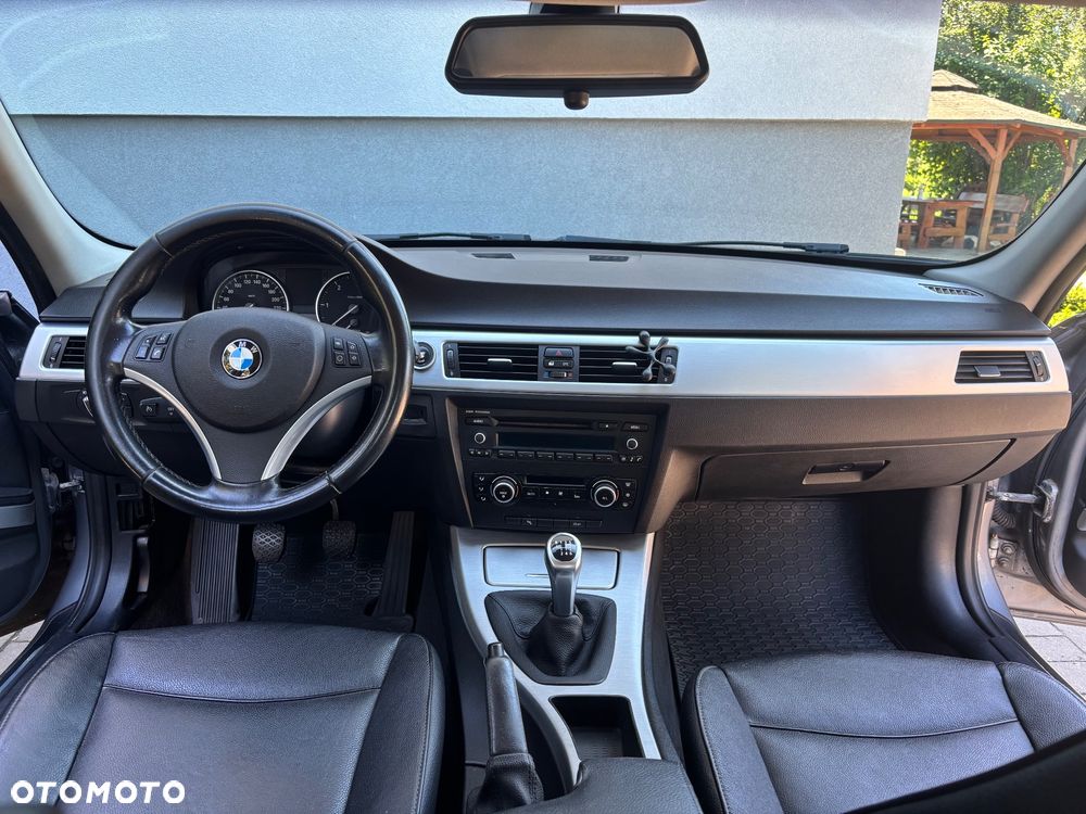 BMW Seria 3 320d - 14