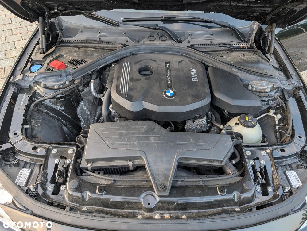 BMW Seria 3 318i - 18