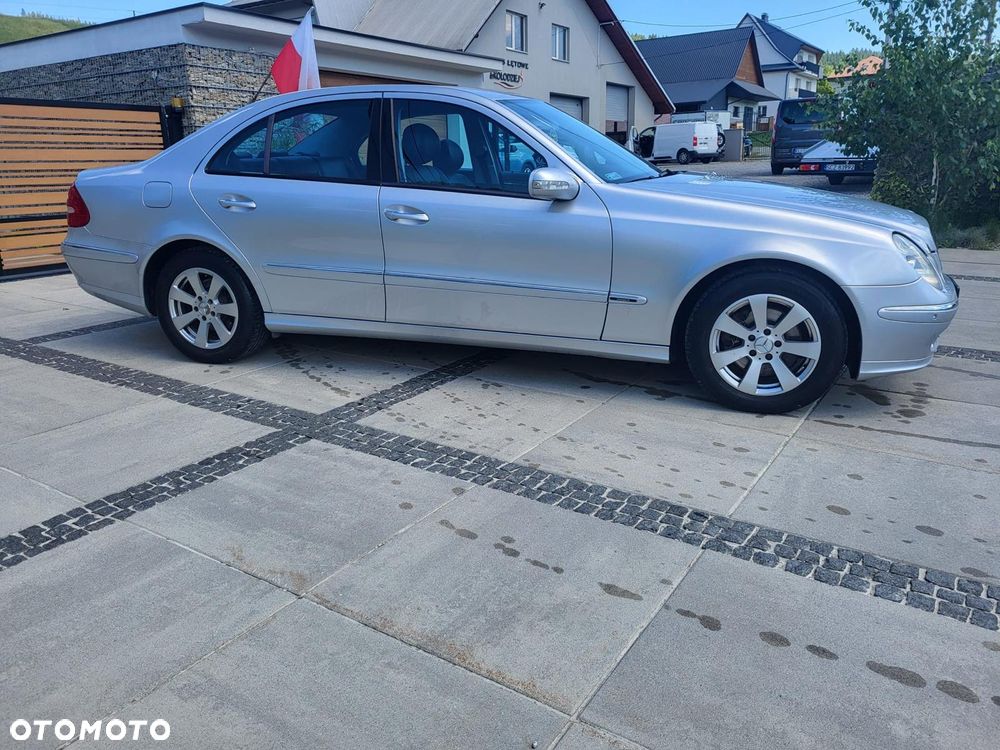 Mercedes-Benz Klasa E 320 CDI 4-Matic T Avantgarde - 4