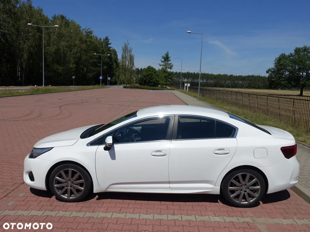 Toyota Avensis 1.8 Active - 8