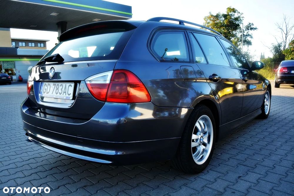 BMW Seria 3 318d - 4