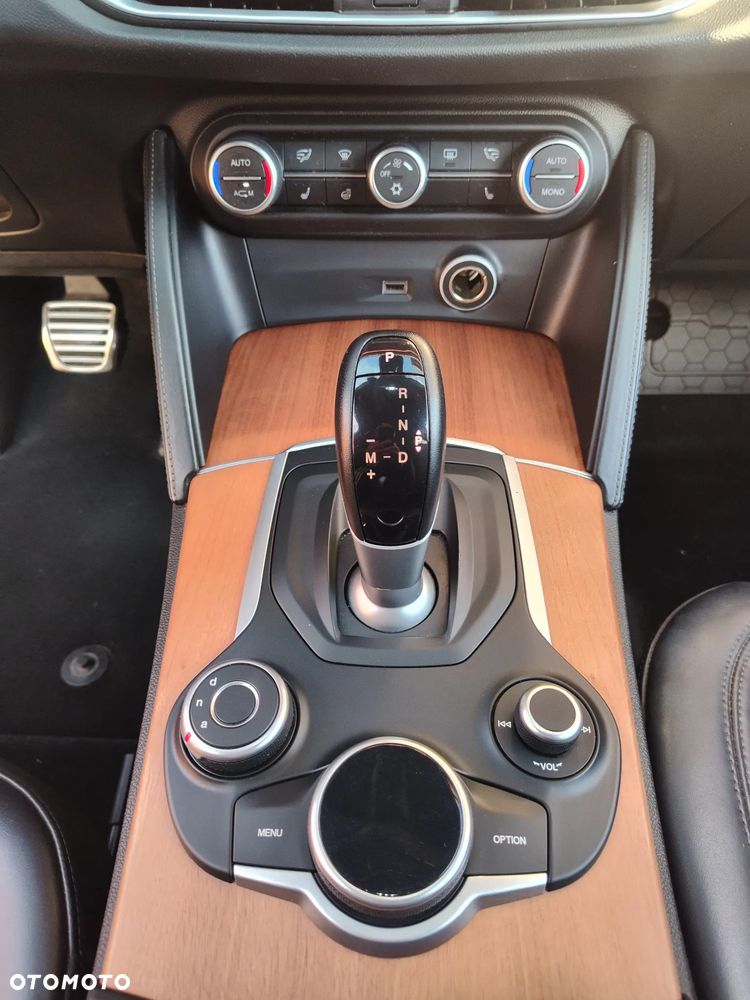 Alfa Romeo Stelvio 2.0 Turbo First Edition Q4 - 6