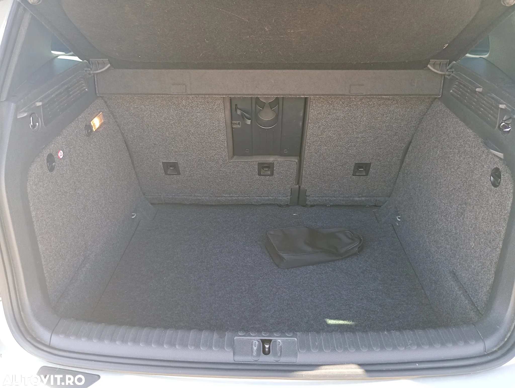 Volkswagen Tiguan 2.0 TDI 4Mot DSG Comfortline - 8