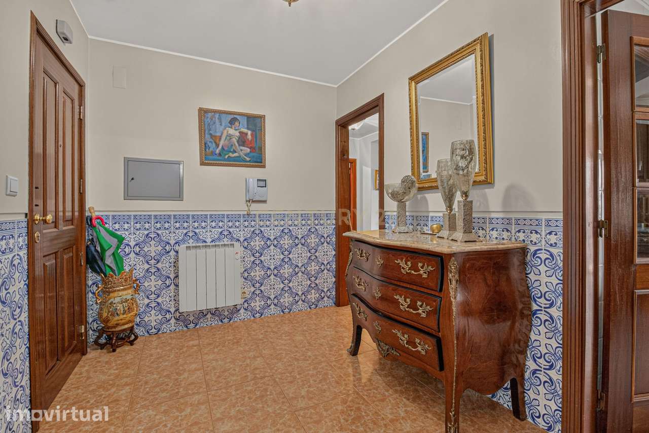 Fantástico APARTAMENTO T3 no #CENTRO de# BRAGANÇA!!!- AVENIDA SÁ CARNE - Grande imagem: 2/27