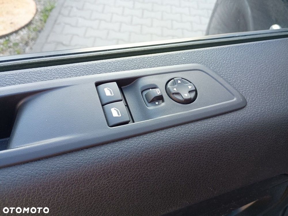 Opel Vivaro - 17