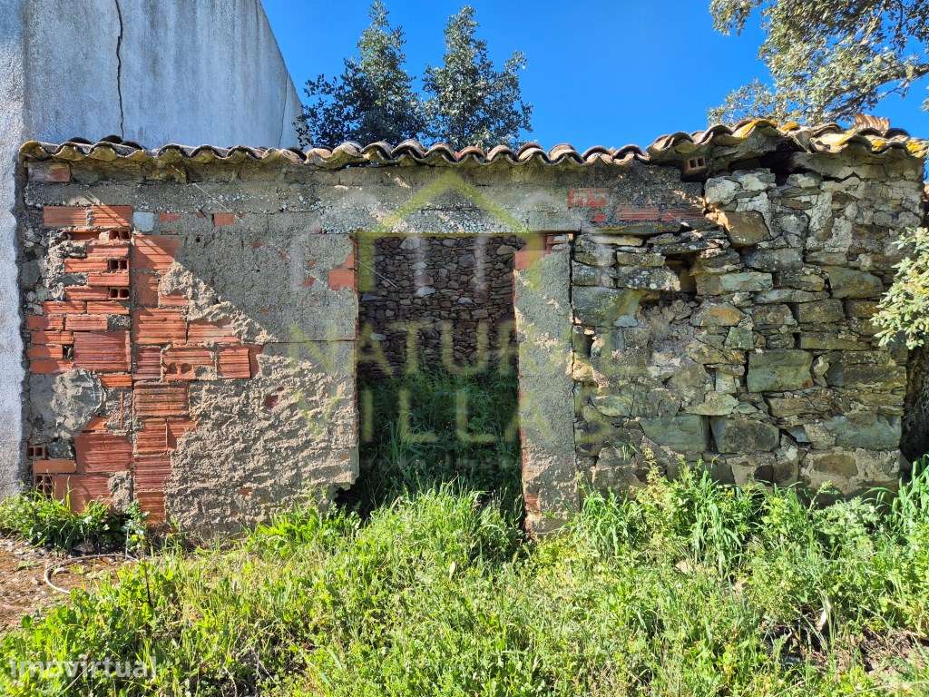 Ruína no Malhão, em Salir - Grande imagem: 4/18