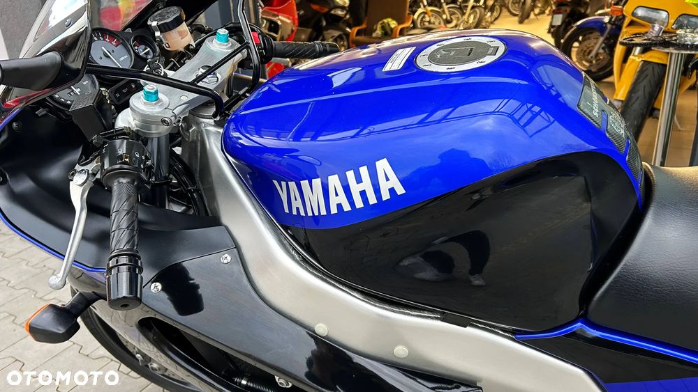 Yamaha Thunderace - 12
