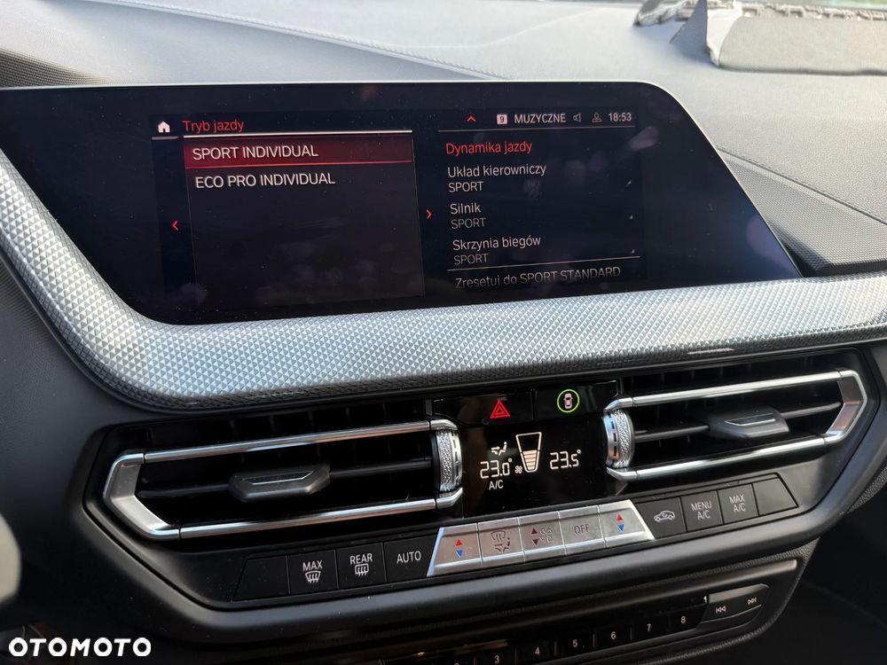 BMW Seria 1 118i Sport Line - 25