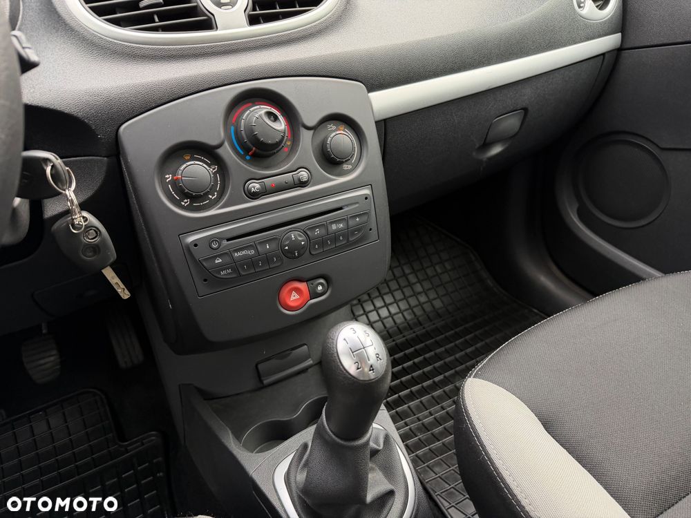 Renault Clio 1.2 16V 75 Expression - 18