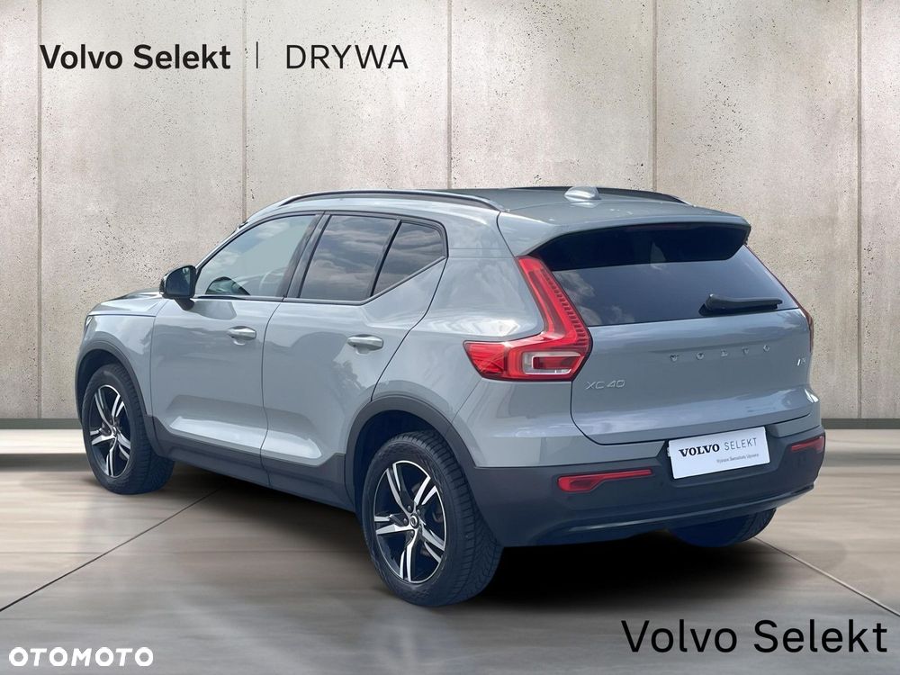 Volvo XC 40 B3 Plus Dark - 5