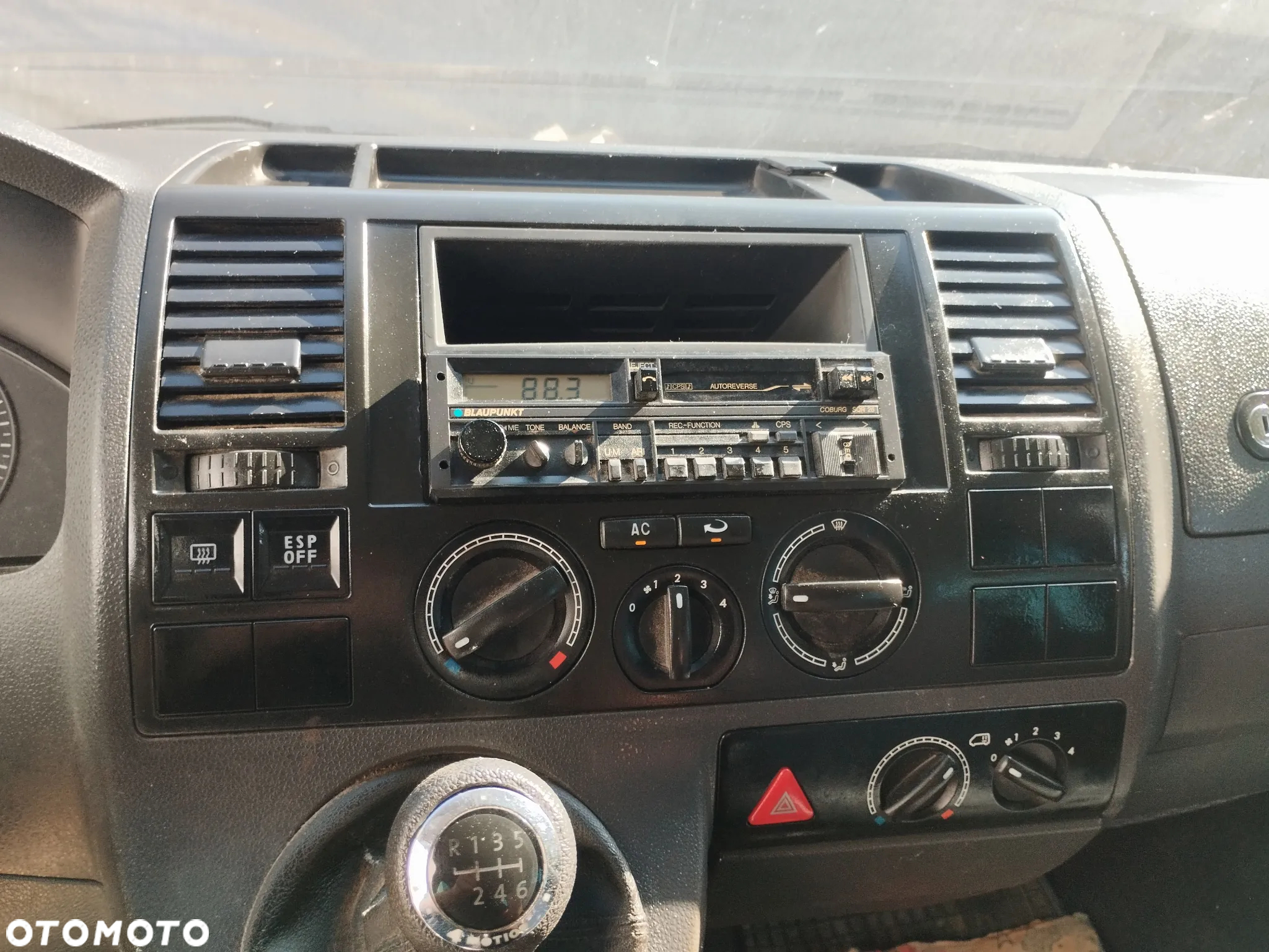 Volkswagen Multivan - 13
