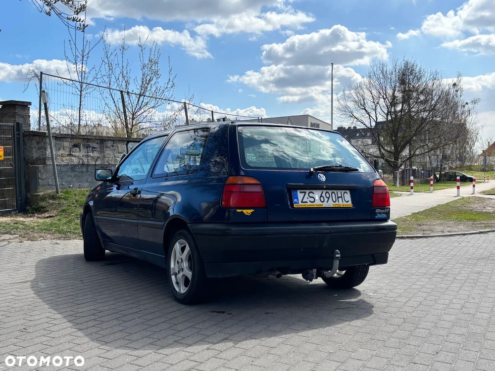 Volkswagen Golf 1.4 - 4