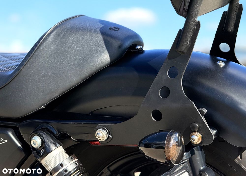 Harley-Davidson Sportster Iron 1200 - 22