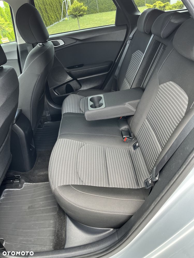 Kia Ceed 1.5 T-GDI M - 10
