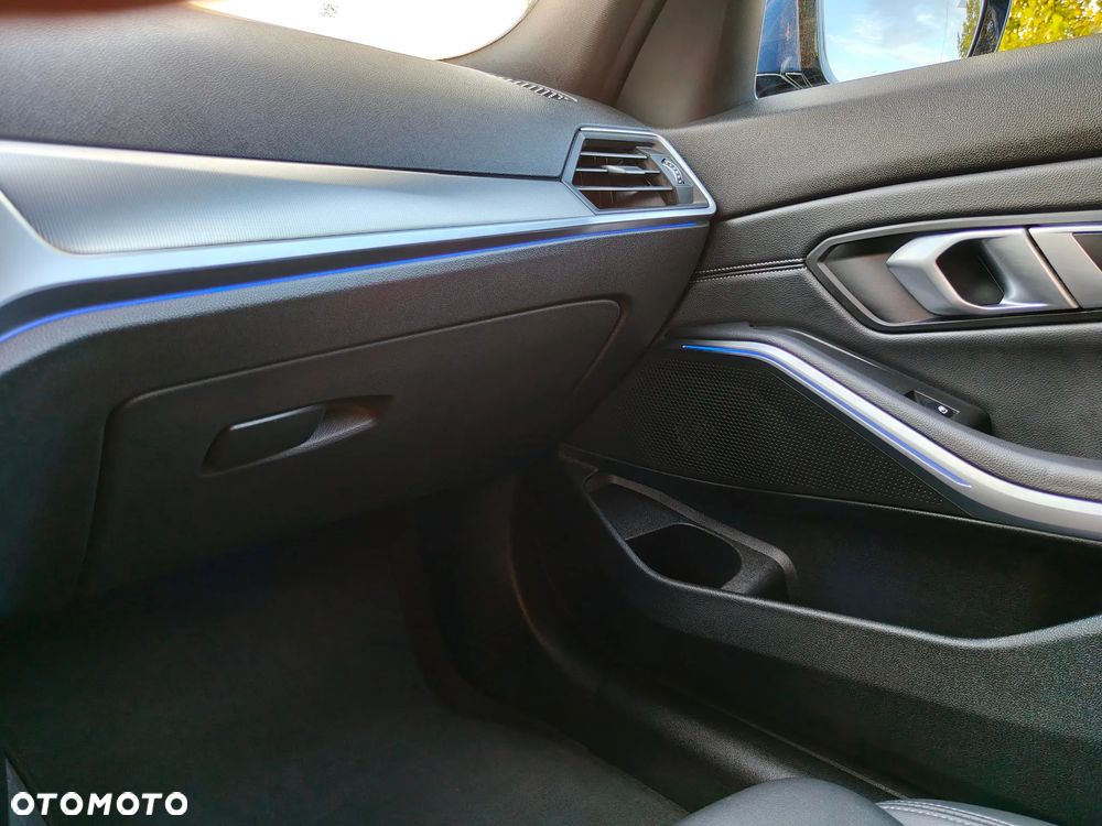 BMW Seria 3 320d MHEV Advantage - 22
