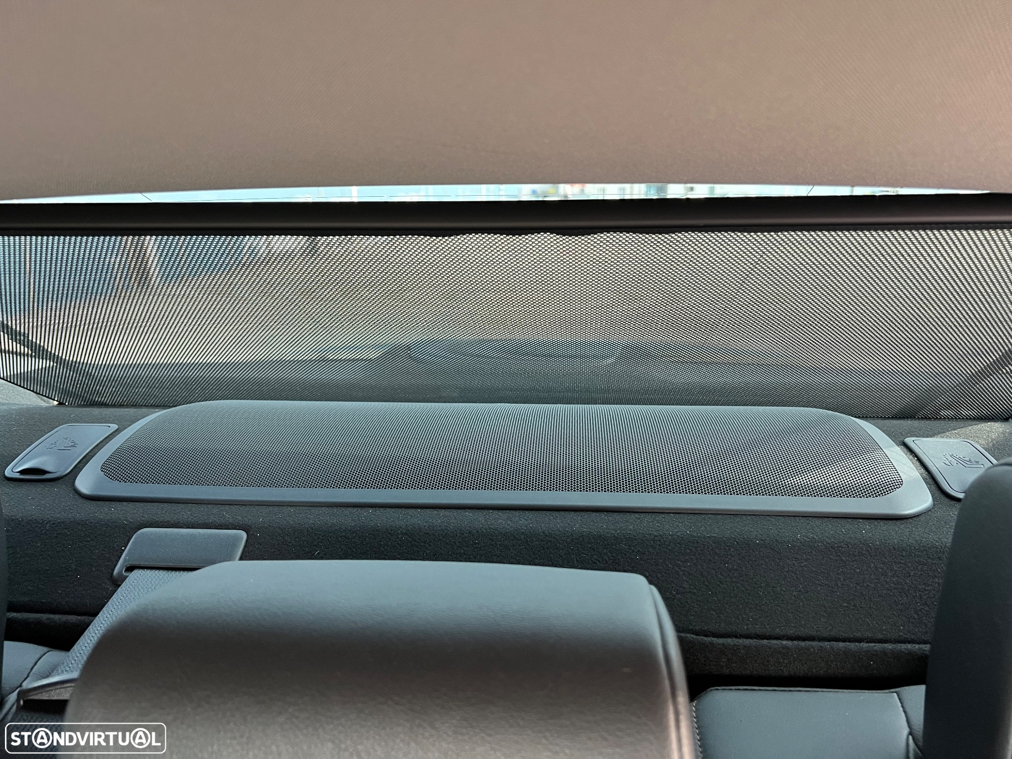 Toyota Camry 2.5 Hybrid Luxury - 30