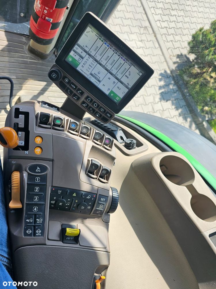 John Deere 8245R - 9