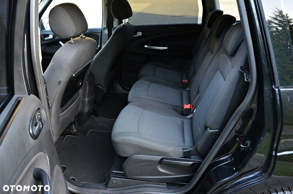 Ford S-Max - 33