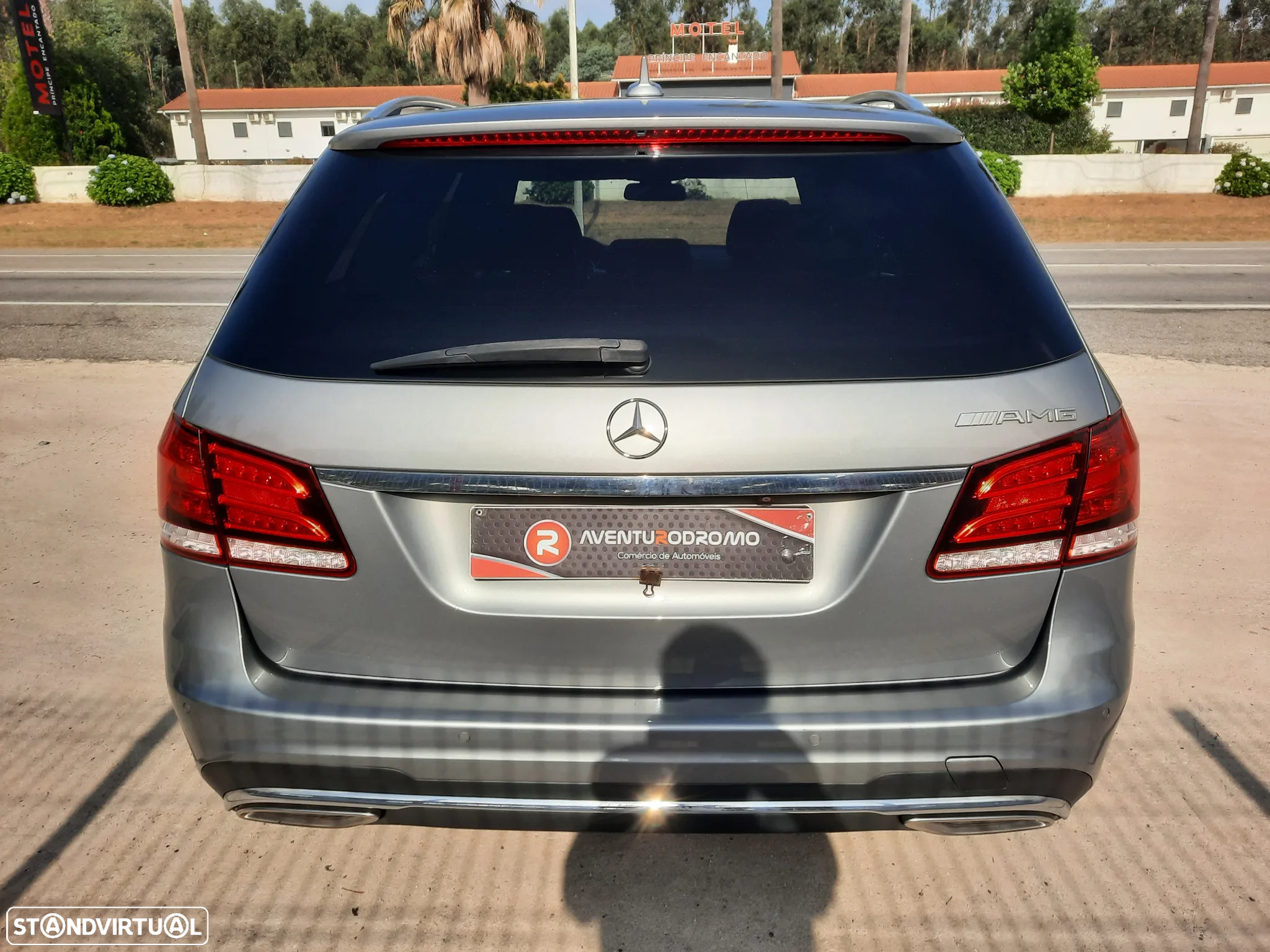 Mercedes-Benz E 300 Bluetec Hybrid Avantgarde - 12