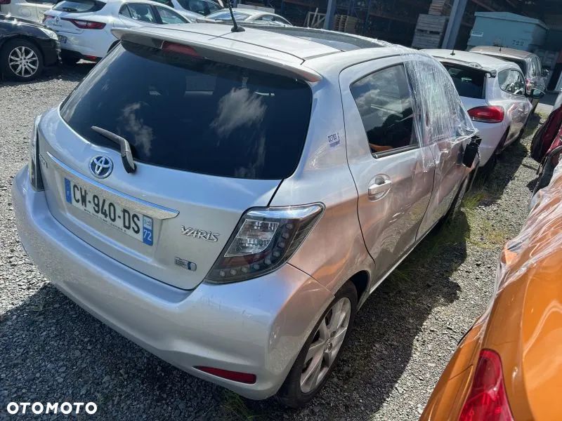 Toyota Yaris - 4
