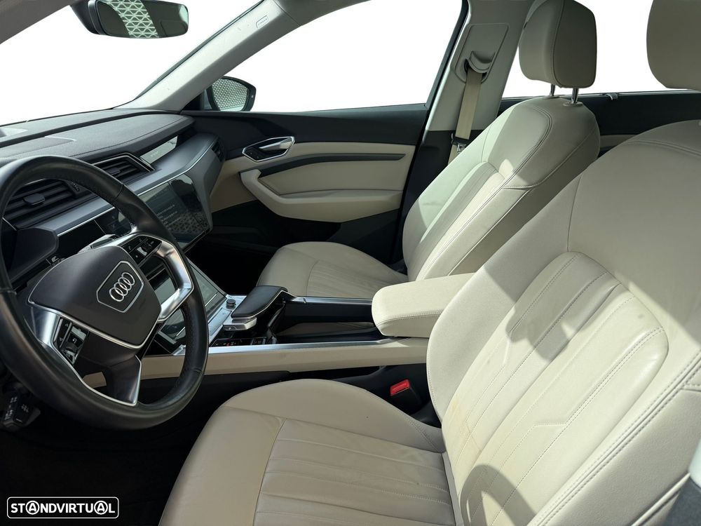 Audi e-tron 55 quattro - 10