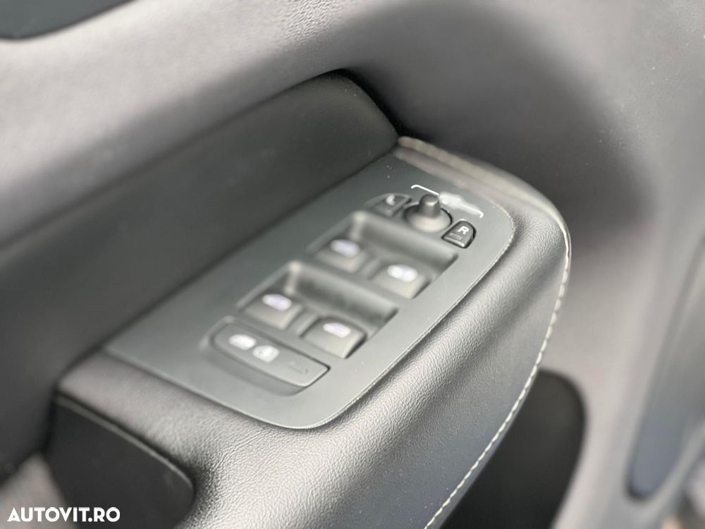 Volvo XC 60 T8 Twin Engine AWD R-Design - 12