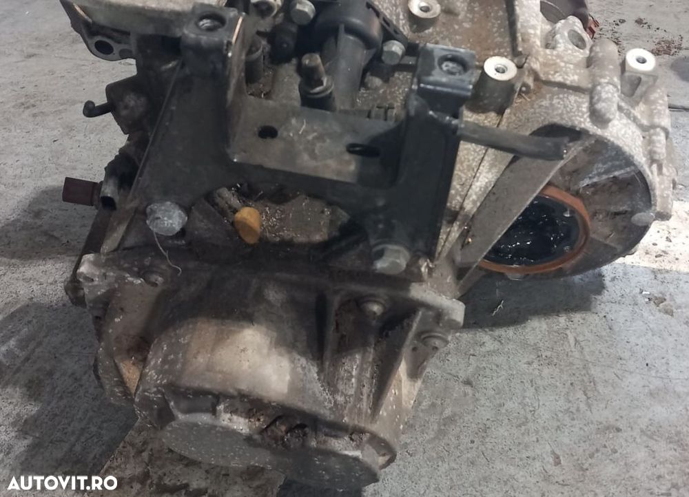 CUTIE VITEZE MANUALA 1.2 CJZ SKODA RAPID 6TREPTE - 2