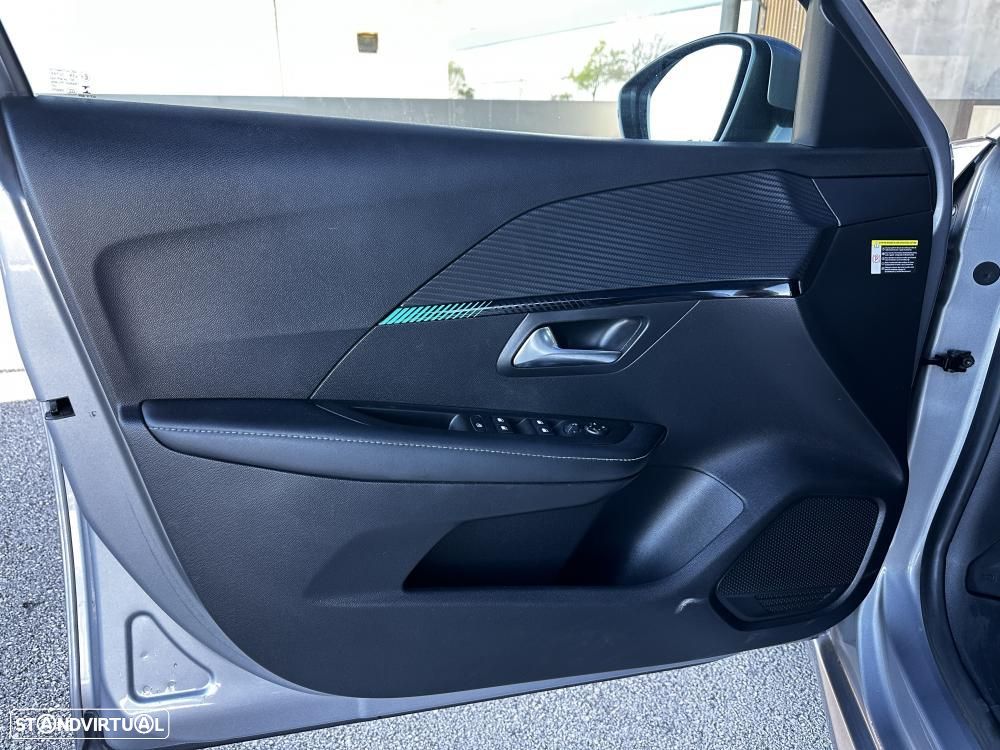 Peugeot 208 1.2 PureTech Allure EAT8 - 17