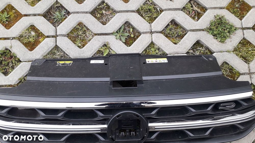 grill T-Roc 2GA R line podświetlany atrapa led 2GA 853 653H - 2