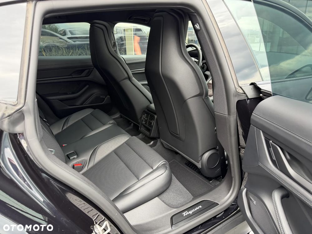 Porsche Taycan 4S Sport Black Edition - 17