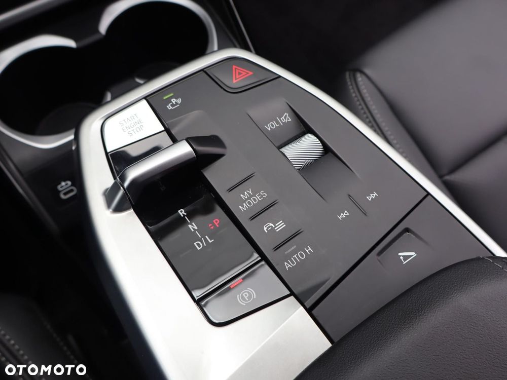 BMW X1 sDrive18i xLine - 13