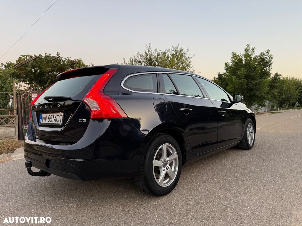 Volvo V60 D3 Momentum Pro - 31
