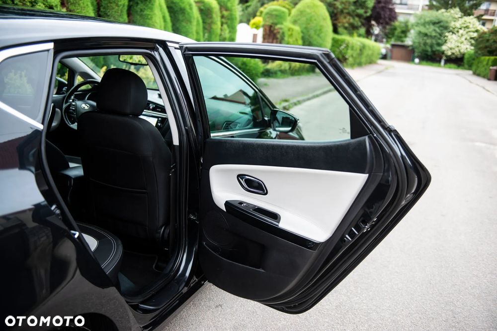 Kia Ceed 1.6 GDI ISG Platinum Edition - 34