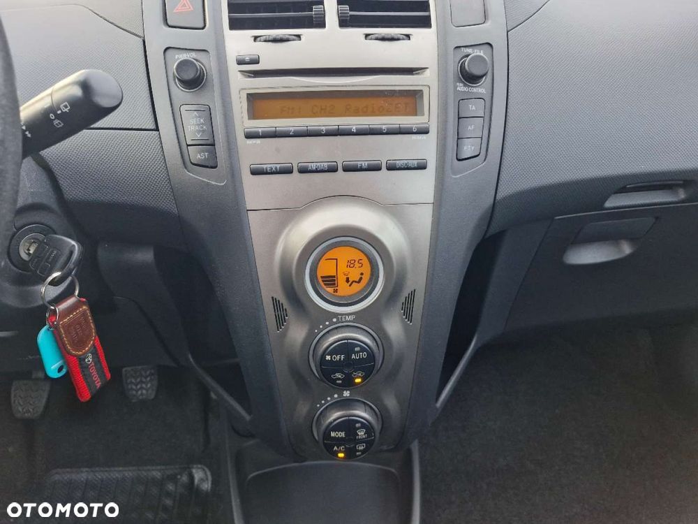 Toyota Yaris - 28
