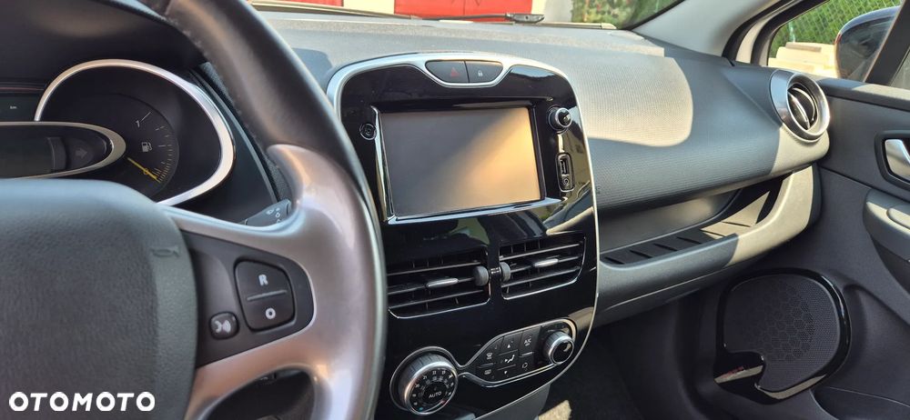 Renault Clio TCe 90 Limited - 13
