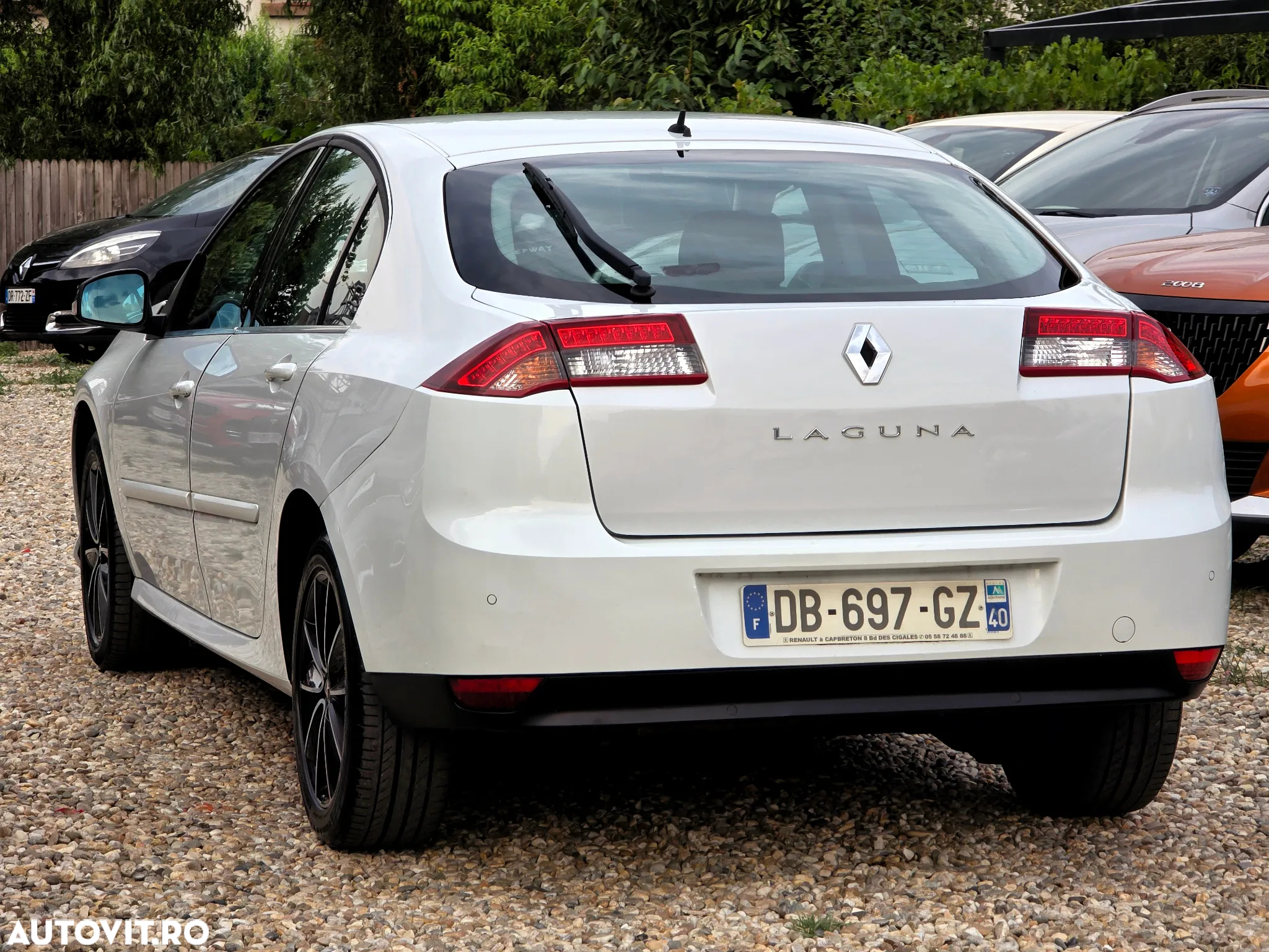 Renault Laguna dCi 110 FAP Bose Edition - 10