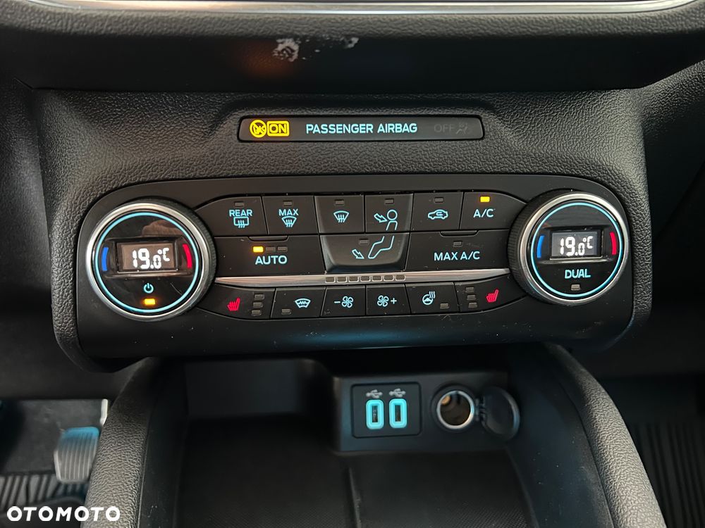 Ford Kuga 1.5 EcoBoost FWD Titanium - 32