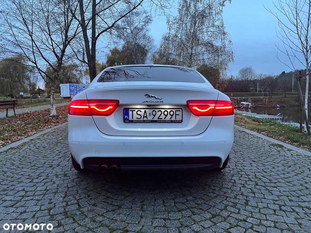 Jaguar XE 20d R-Sport - 6
