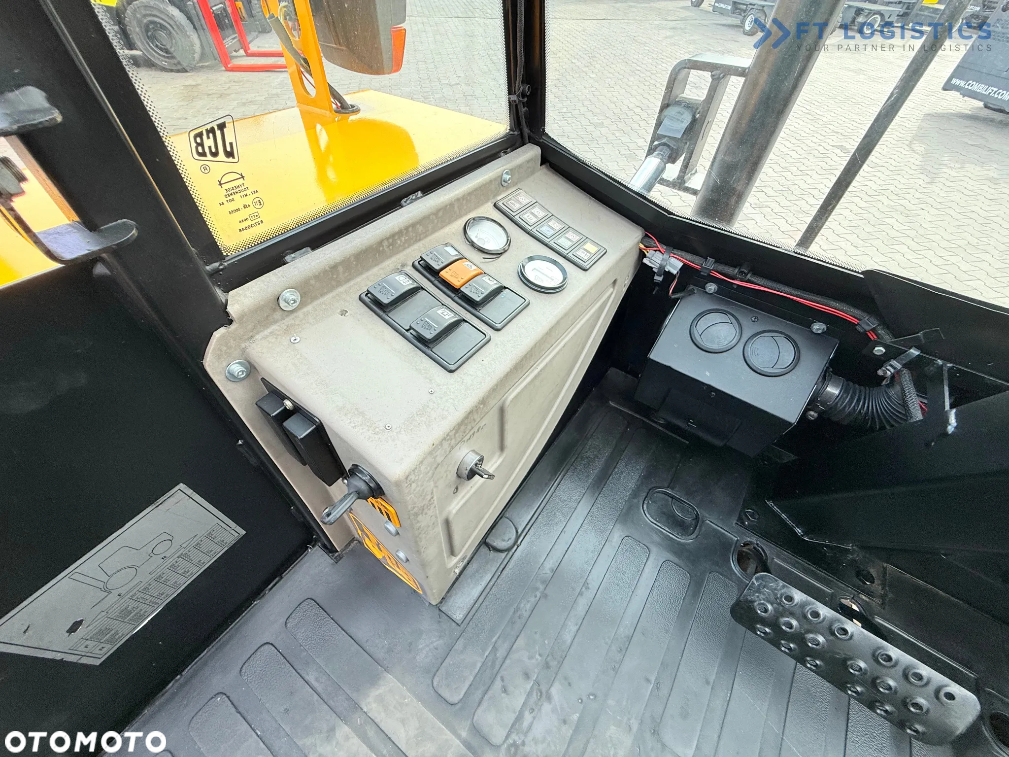 JCB 940 / DIESEL / TRIPLEX 4500MM / POZYCJONER / PRZESÓW WIDEŁ / 4T / NOWE OPONY / JAK NOWY - 40