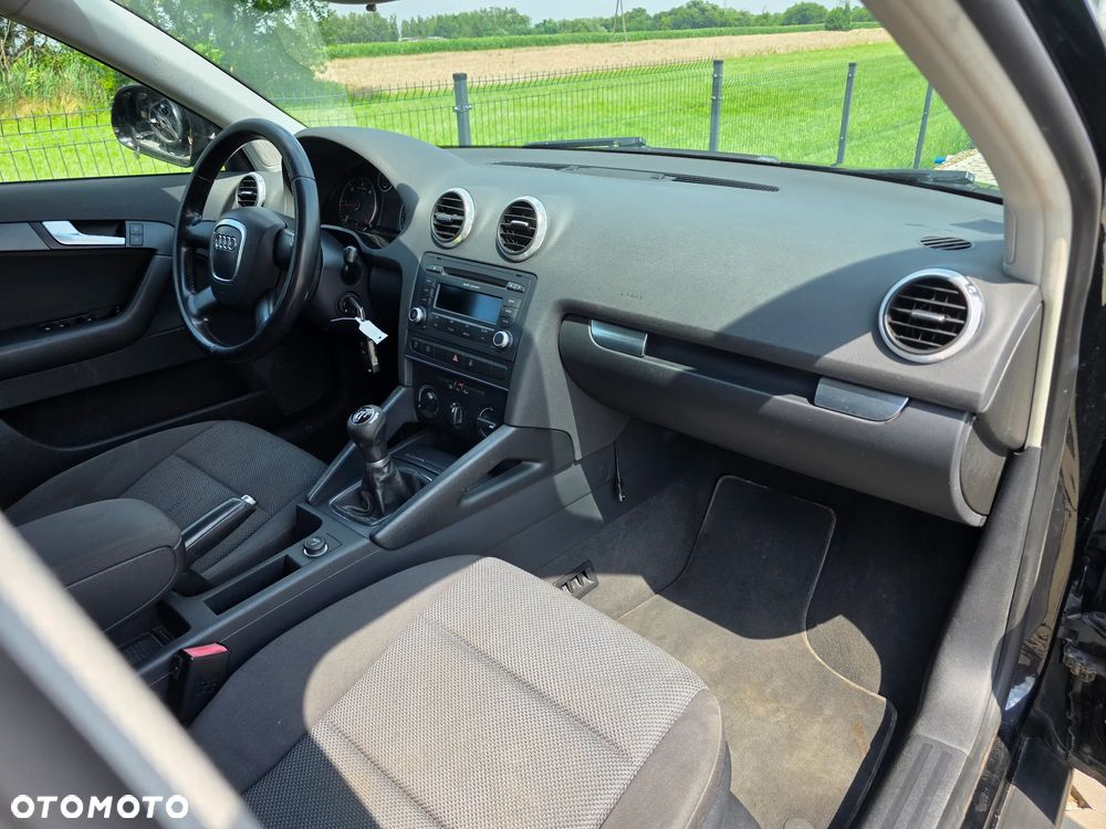 Audi A3 Sportback 1.6 TDI DPF Ambition - 23