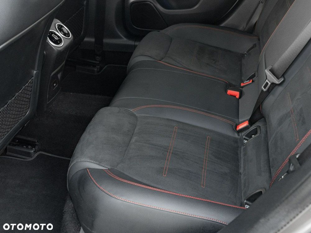 Mercedes-Benz CLA - 24